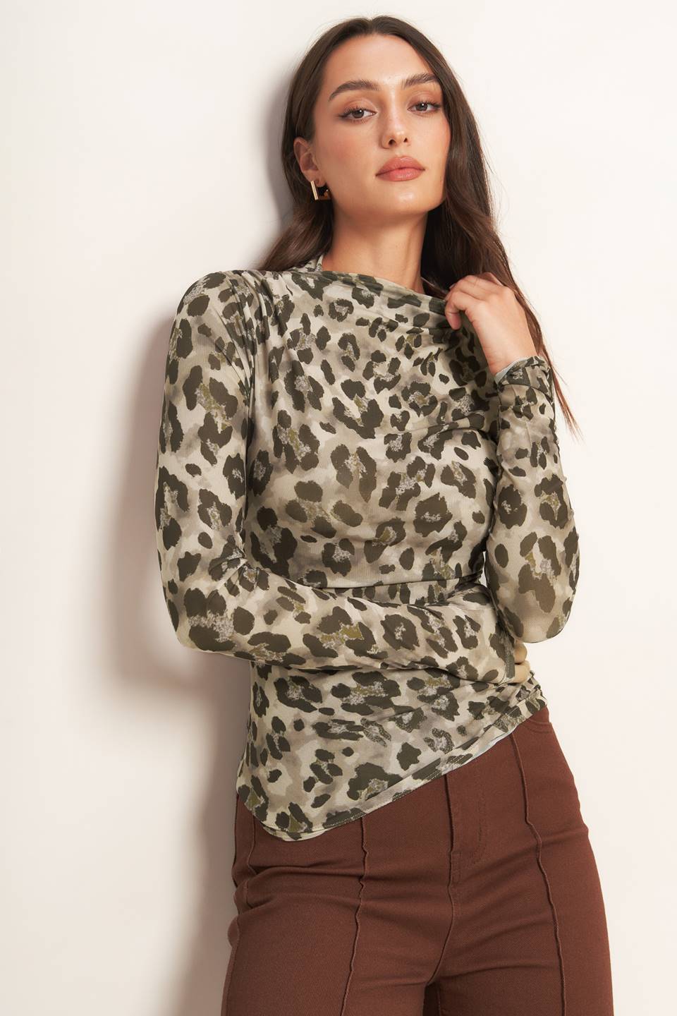 LUXE TRACE TAUPE BLACK WOVEN TOP - BeautySecrets4u